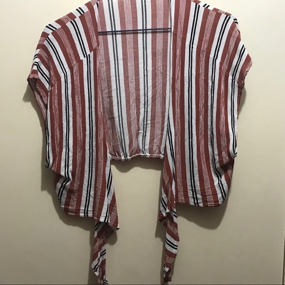 CROP TOP - Picture 2 of 5